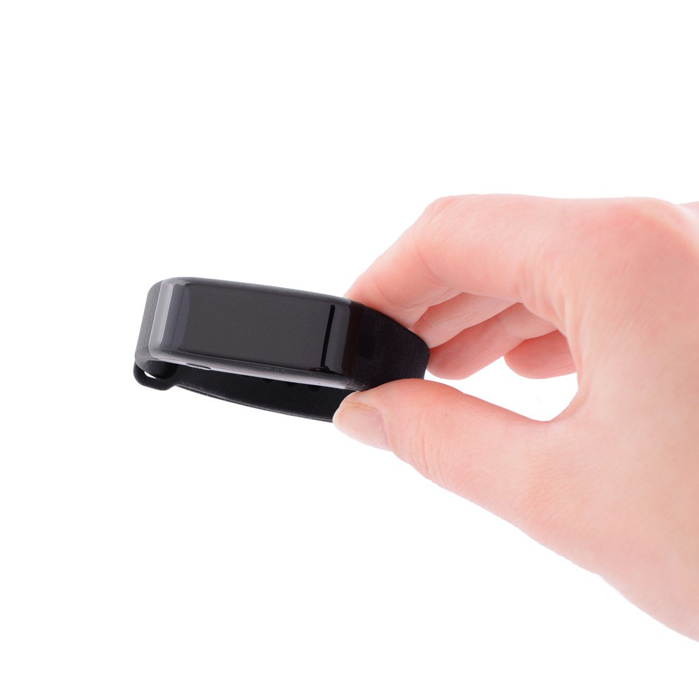 Dyktafon cyfrowy D50 zamaskowany w opasce na rękę typu smartband