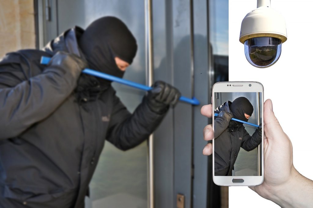Kamuflaż urządzeń szpiegowskich to rozwiązanie, które ochroni Cię przed złodziejami(fot. pixabay.com)